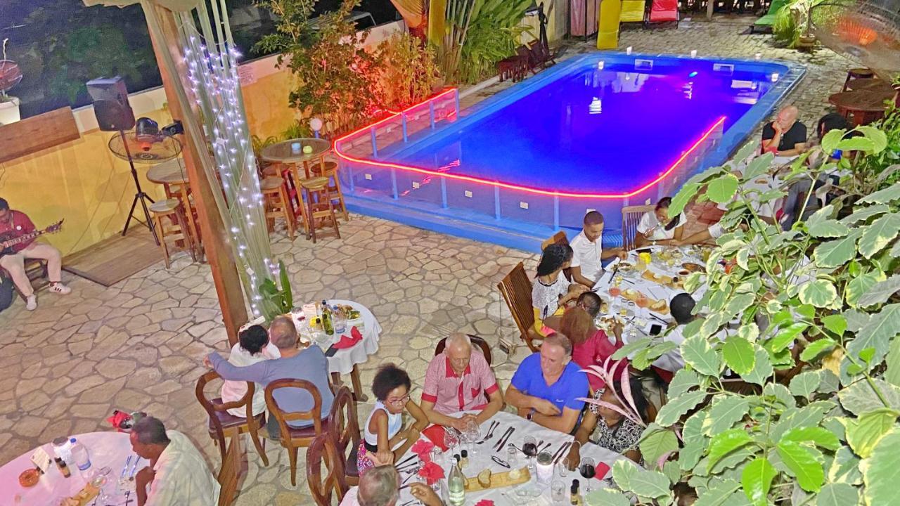马任加可可酒店及餐厅 马哈赞加 外观 照片