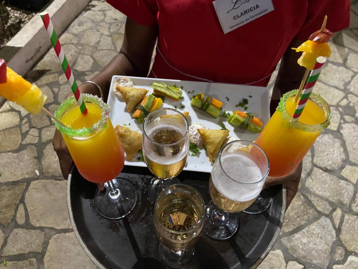 马任加可可酒店及餐厅 马哈赞加 外观 照片