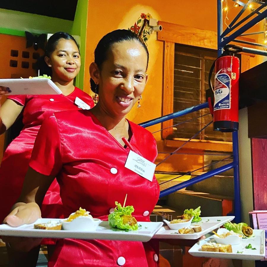 马任加可可酒店及餐厅 马哈赞加 外观 照片